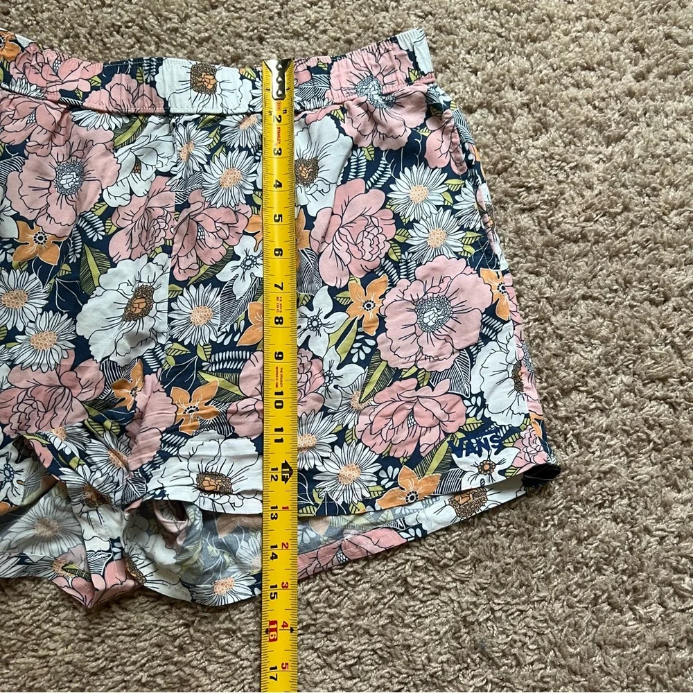 Vans floral shorts - Picture 4 of 9